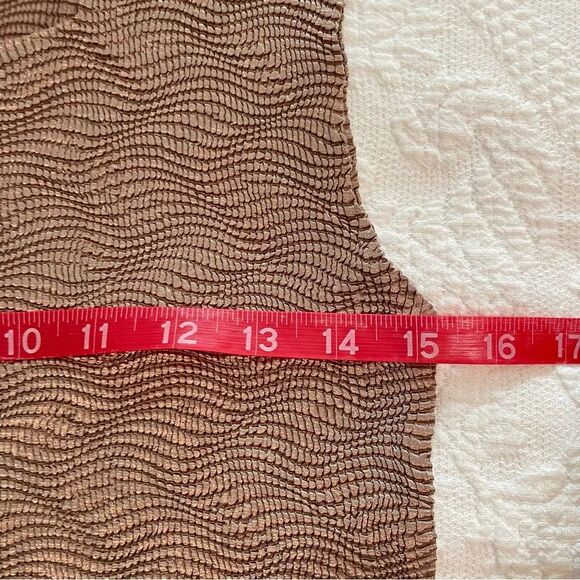 NICOLA Gold Fitted Ribbed Tank Top - Picture 7 of 8